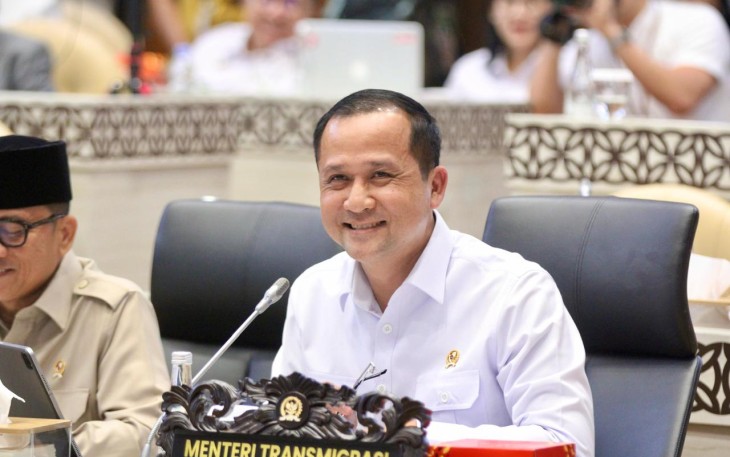 Menteri Transmigrasi Iftitah Sulaiman Suryanagara