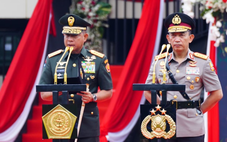 Panglima TNI Jenderal TNI Agus Subiyanto bersama Kapolri Jenderal Pol. Listyo Sigit Prabowo saat memimpin Upacara Wisuda Prabhatar di Akmil Magelang.