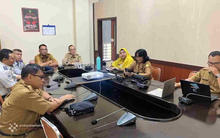 Rapat Koordinasi Pengendalian Inflasi Daerah yang digelar secara hybrid, di Ruang Rapat Asisten II Kantor Wali Kota Tanjungpinang.