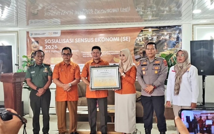 Sosialisasi Sensus Ekonomi 2026 (SE2026) di room meeting Kafe Ambun, Ambun Water Park, Lubuk Sikaping, Selasa (2/12/2025).