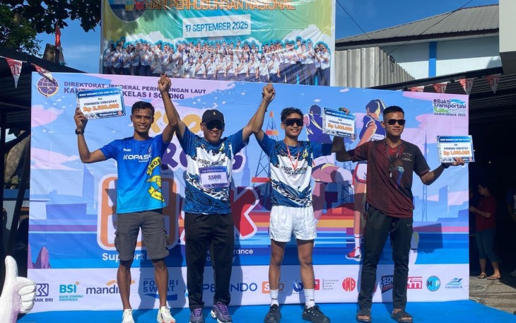 Penyerahan hadiah Juara KSOP Sorong Fun Run 5K