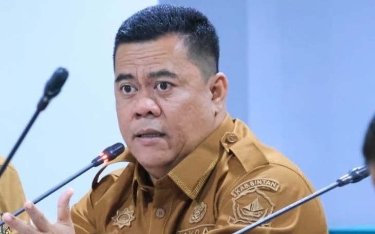 Sekda Bintan Ronny Kartika saat pimpin rapat, Senin (03/11) di Ruang Rapat III Bandar Seri Bentan.