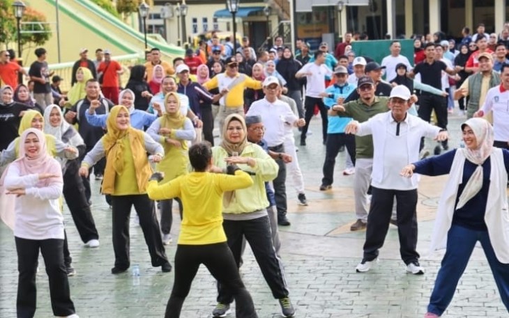 Gubernur Ansar saat Senam Sehat 