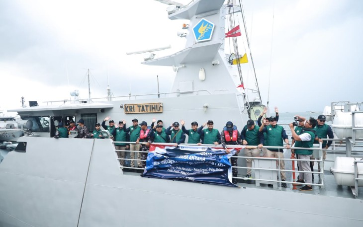 TNI AL dan BI saat Luncurkan Ekspedisi Rupiah Berdaulat 2025 di Papua Barat Daya 