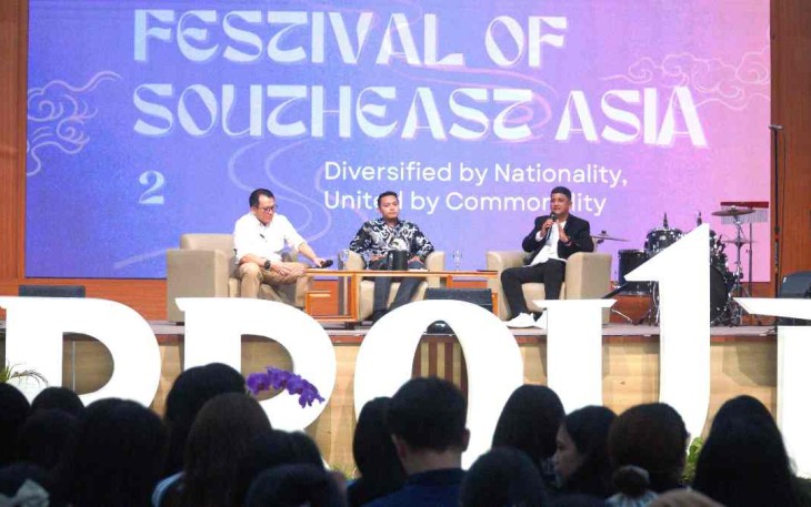 Suasana studium generale dalam kegiatan International Festival of Southeast Asia Prodi Hubungan Internasional FISKOM di Balairung Universitas