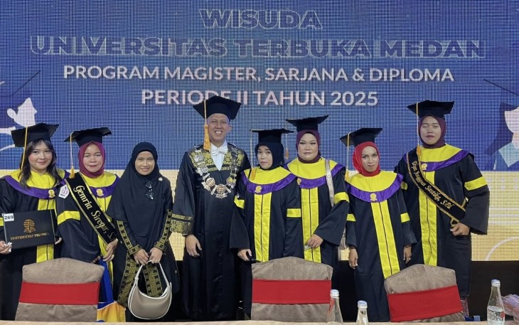 Wisuda UT Medan 2025