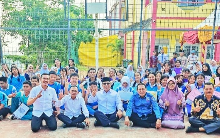 Wakil Gubernur Kepulauan Riau, Nyanyang Haris Pratamura, Kamis (24/7/2025) saat meninjau pelaksanaan Masa Pengenalan Lingkungan Sekolah (MPLS) di SMA Negeri 21 Batam 