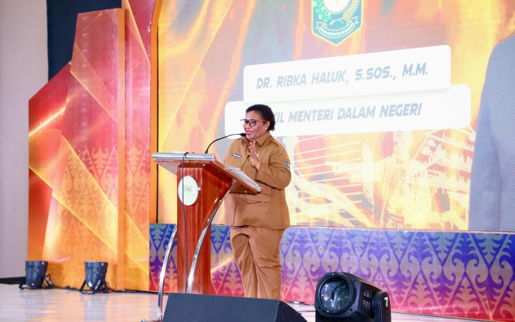 Wamendagri Ribka Haluk saat memberikan pengarahan pada Musrenbang RKPD Provinsi Sultra Tahun 2026 di Ballroom Nirwana Buton Villa, Kota Baubau, Sultra, Senin (14/4/2025).