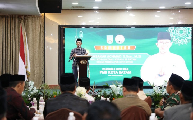 Wali Kota Batam, Amsakar Achmad saat menghadiri Pelantikan dan Rapat Kerja PMB periode 2025–2039 yang digelar di Hotel Golden View, Bengkong, Sabtu (1/11/2025). 