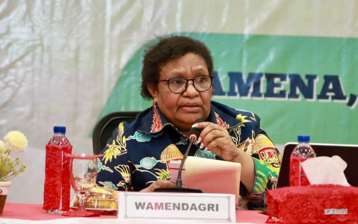Wamendagri Ribka Haluk dalam Rapat Koordinasi Rencana Pembangunan 2.200 Unit Rumah yang berlangsung di Hotel Baliem Pilamo, Wamena, Kabupaten Jayawijaya, Papua Pegunungan, Rabu (13/8/2025).