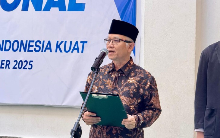 Wamendikdasmen, Atip Latipulhayat saat bertindak sebagai pembina upacara HGN di Kairo, Mesir, Selasa (25/11).