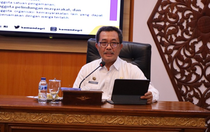 Kepala BSKDN Yusharto Huntoyungo saat memberikan arahan kepada jajaran Pemerintah Provinsi Jambi, Forkopimda, serta perwakilan masyarakat di Rumah Dinas Gubernur Jambi pada Rabu, 10 September 2025.