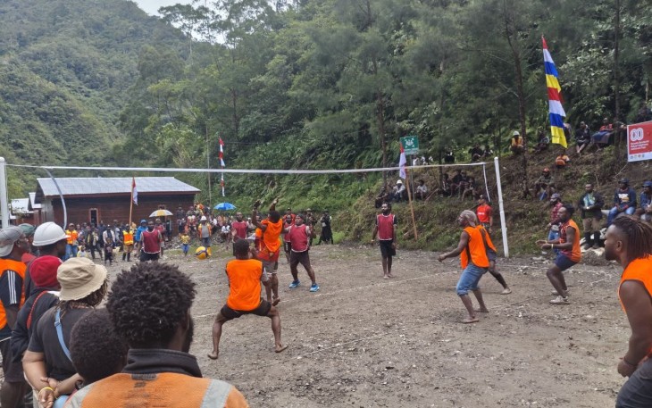 Koramil 1710-04/Tembagapura Bersama Jajaran Gelar Lomba Voli Untuk Masyarakat
