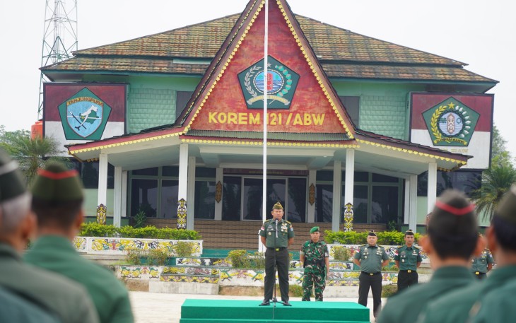 Kasrem 121/ABW Pimpin Apel Pemberangkatan Cuti Lebaran