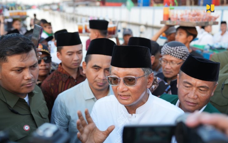 Menteri Pekerjaan Umum (PU) Dody Hanggodo menghadiri acara istighosah sekaligus bersilaturahmi dengan para tokoh dan ulama beserta para Pengurus Wilayah Nahdlatul Ulama (PWNU) Jawa Tengah dan Pengurus Cabang Nahdlatul Ulama (PCNU) Kabupaten Demak di Kecamatan Sayung, Demak, Minggu (15/6/2025)