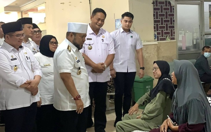 Gubernur Helmi Hasan dan Wakil Gubernur Mian Saat Melakukan Kunjungan ke RSUD M Yunus / Foto : MC 