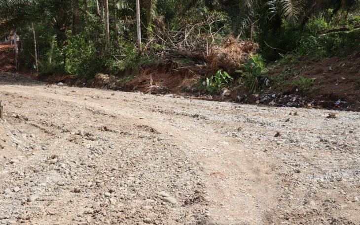 Pengerasan Jalan Menjadi Sasaran Utama TMMD Ke-123 Kodim 0407/Kota Bengkulu, di Desa Tengah Padang