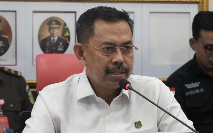 JAM-Pidum Prof. Dr. Asep Nana Mulyana saat memimpin ekspose virtual dalam rangka menyetujui 5 (lima) permohonan penyelesaian perkara berdasarkan mekanisme Restorative Justice (keadilan restoratif) pada Selasa 21 Januari 2025.