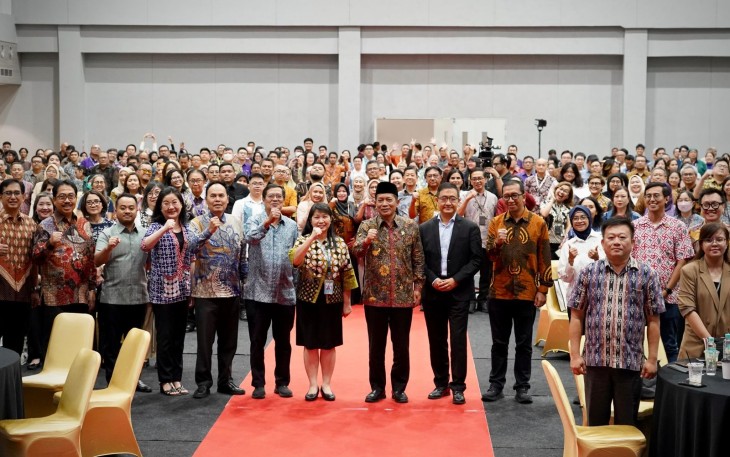  Menteri Koperasi (Menkop) Ferry Juliantono