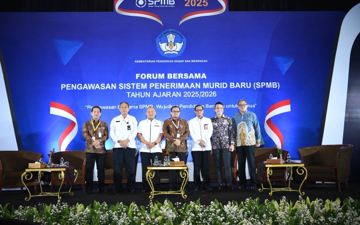 Peran Pemerintah Pusat dan Daerah Dalam Mengawasi SPMB 2025