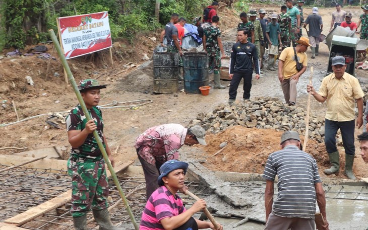 Pengecoran Plat Duiker Untuk Jalan Baru