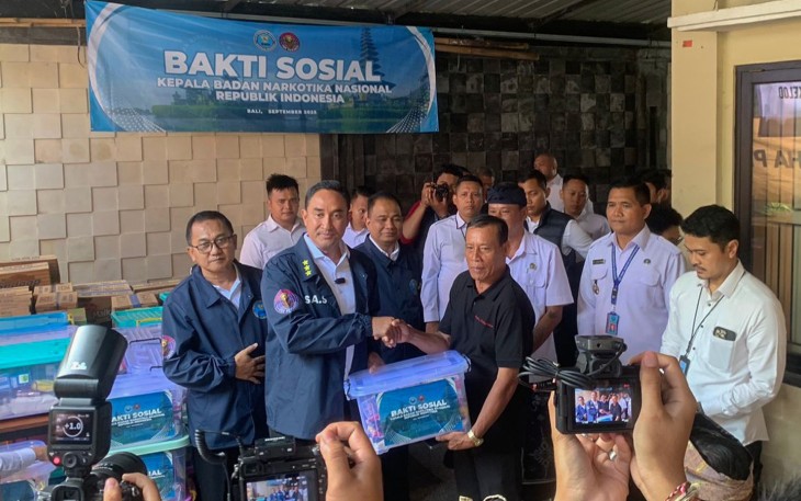 BNN RI Salurkan 2000 nPaket Sembako Untuk Korban Banjir di Bali 