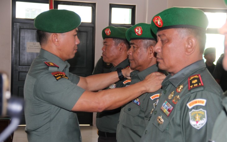 Dandim 0506/Tgr saat Pimpin Penerima Warga Baru dan Sertijab Danramil