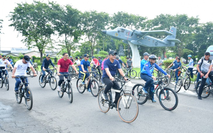 Gowes Bersama dan Pengecekan Lingkungan Pangkalan