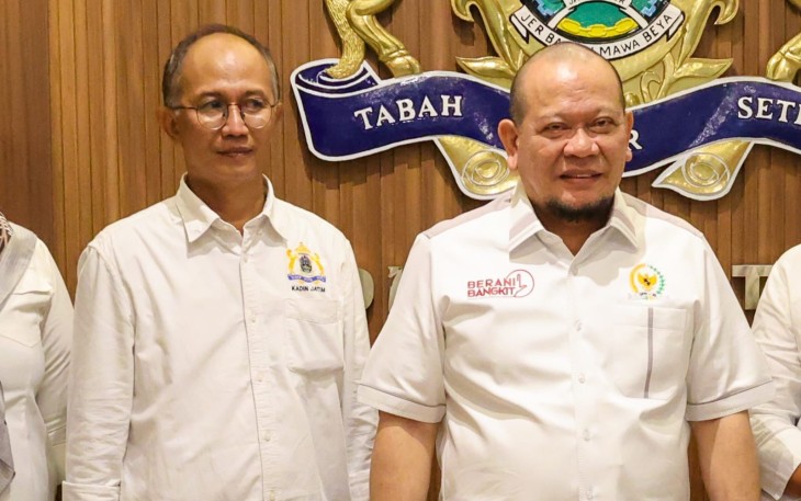 LaNyalla saat menerima aspirasi dari lima asosiasi kepelabuhan dan Kadin Jatim di Gedung Graha Kadin Jatim, Jumat (21/3/2025)