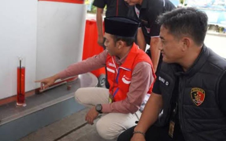 Menjelang Hari Raya Idul Fitri 1446H/ 2025 Polrestabes Semarang bersama UPTD Metrologi Kota Semarang  dan dari Pertamina melaksanakan inspeksi mendadak (sidak) di sejumlah Stasiun Pengisian Bahan Bakar Umum (SPBU) di wilayah Kota Semarang pada hari Rabu (05/03/25)