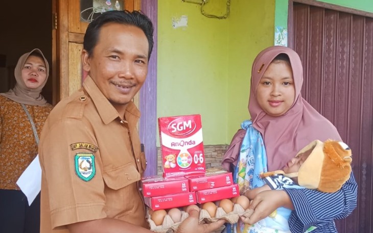 Pembagian Makanan Penambah Gizi