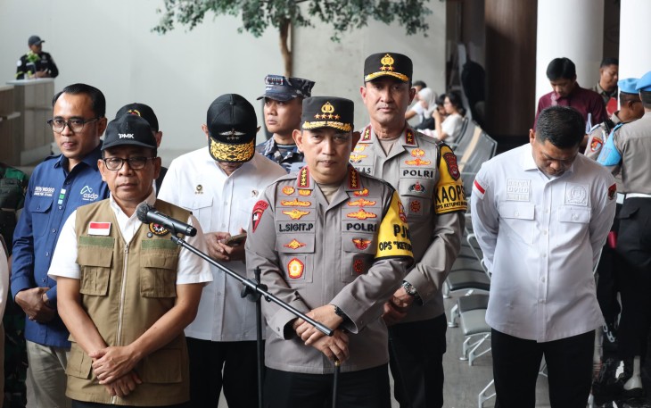 Menko PMK Kunjungi Pelabuhan Merak Cek Arus Mudik