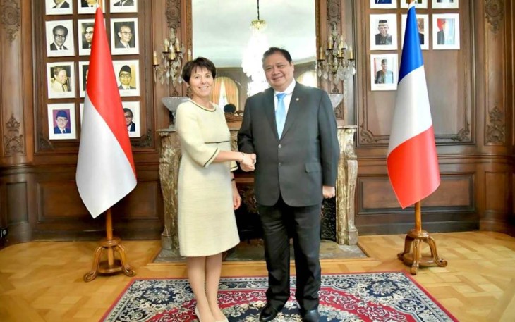 Menko Perekonomian Airlangga Hartarto bersama CEO Eramet Christel Bories di Paris 