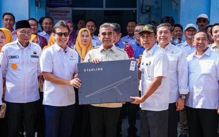 Menteri Kesehatan (Menkes) Budi Gunadi Sadikin menyoroti tidak stabilnya kondisi kelistrikan di Puskesmas Ngambut di Kabupaten Pesisir Barat, Lampung, saat melakukan kunjungan kerja, Rabu (8/5)