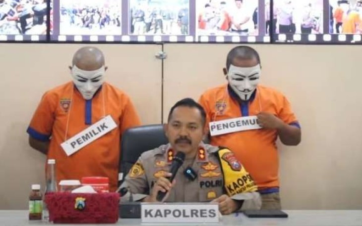 Kapolres Batu AKBP Andi Yudha Pranata saat memberikan keterangan, Jum'at (17/1)