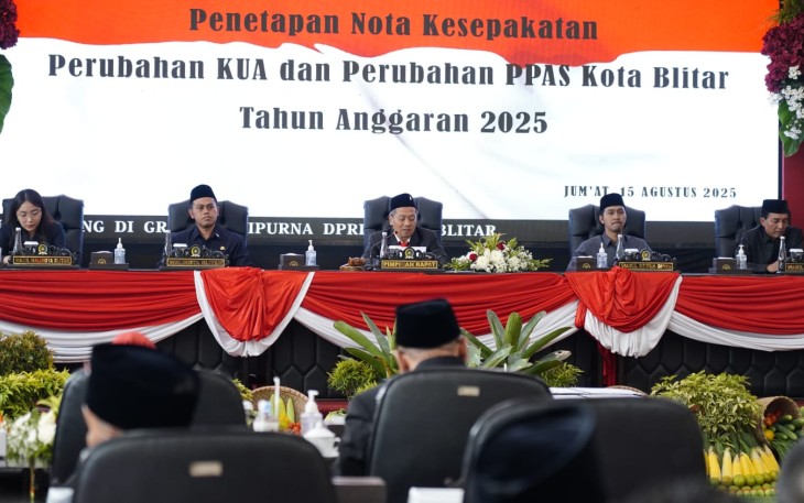 Suasana Rapat Paripurna DPRD Kota Blitar untuk Menyepakati Perubahan KUA-PPAS Tahun Anggaran 2025. (Foto : Pemkot Blitar)