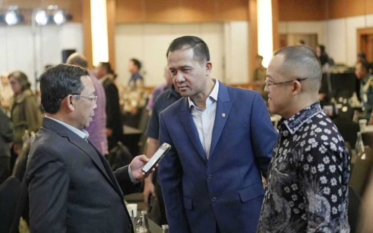 Menteri Transmigrasi Iftitah Sulaiman 