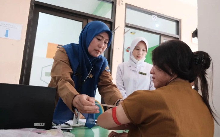 Ilustrasi pemeriksaan kesehatan gratis di hari ulang tahun yang dilaksanakan di Puskesmas Beji