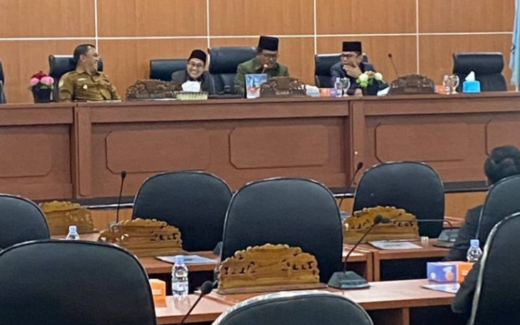 DPRD Bengkulu Tengah Gelar Paripurna Evaluasi Raperda 