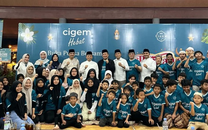 Supian Suri didampingi Camat Cimanggis dan Lurah Tugu menghadiri buka puasa bersama dan santunan yatim PT Cipta Gemilang Indatama di RM Pondok Laras, Minggu (09/03/25).