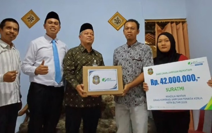 Penyerahan Santunan JKM kepada Ahli Waris oleh BPJS Ketenagakerjaan Disaksikan Jajaran Pemkot Blitar, Kamis 1 Oktober 2026. (Foto : Ist.)