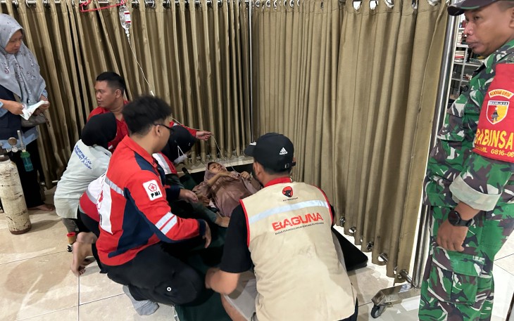 Sejumlah murid dapat penanganan medis setelah keracunan MBG 