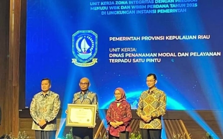 DPMPTSP Kepri saat Raih WBK
