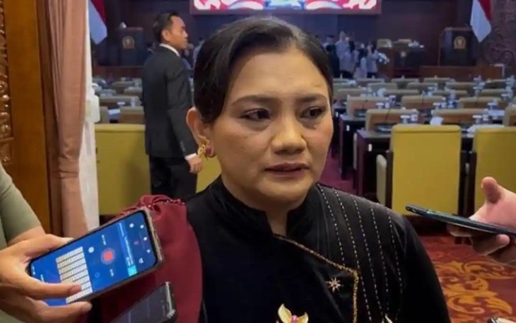 Anggota Fraksi PDIP DPRD Jatim, Diana Sasa