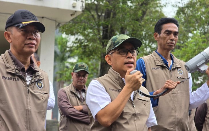 Dirjen Bina Penyelenggaraan Haji Puji Raharjo saat diklat di asrama haji pondok gede, Kamis (15/1)