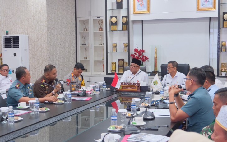 Wali Kota Tanjungpinang, Lis Darmansyah saat pimpin rapat Forkopimda Kota Tanjungpinang Triwulan I Tahun 2026, Rabu (11/2/2026).