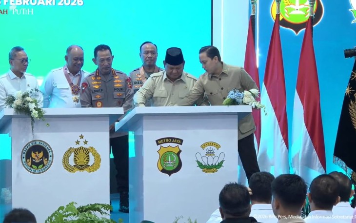 Presiden RI Prabowo Subianto meresmikan gudang ketahanan pangan milik Polri di seluruh Indonesia, Jumat (13/2/26)