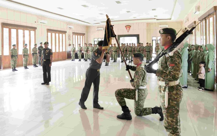 Tradisi Korps Pindah Satuan Prajurit Yonarmed 12 Kostrad 