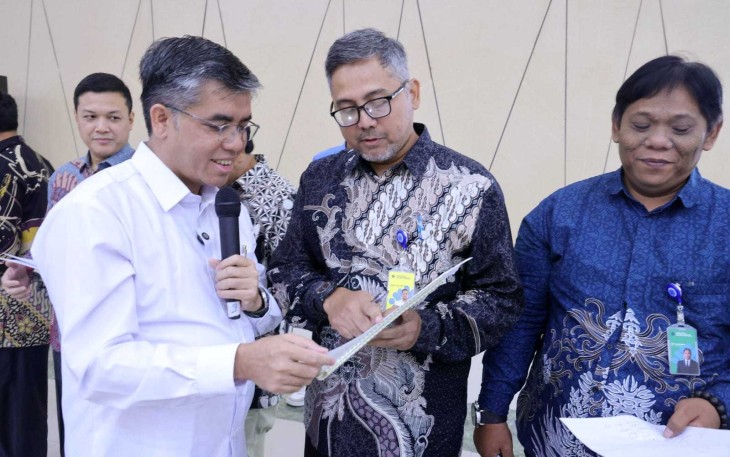 Menaker Yassierli saat rakor di Jakarta, Jum'at (8/1)