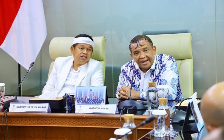Wamenaker Afriansyah Noor bersama Gubernur Jawa Barat Dedi Mulyadi 